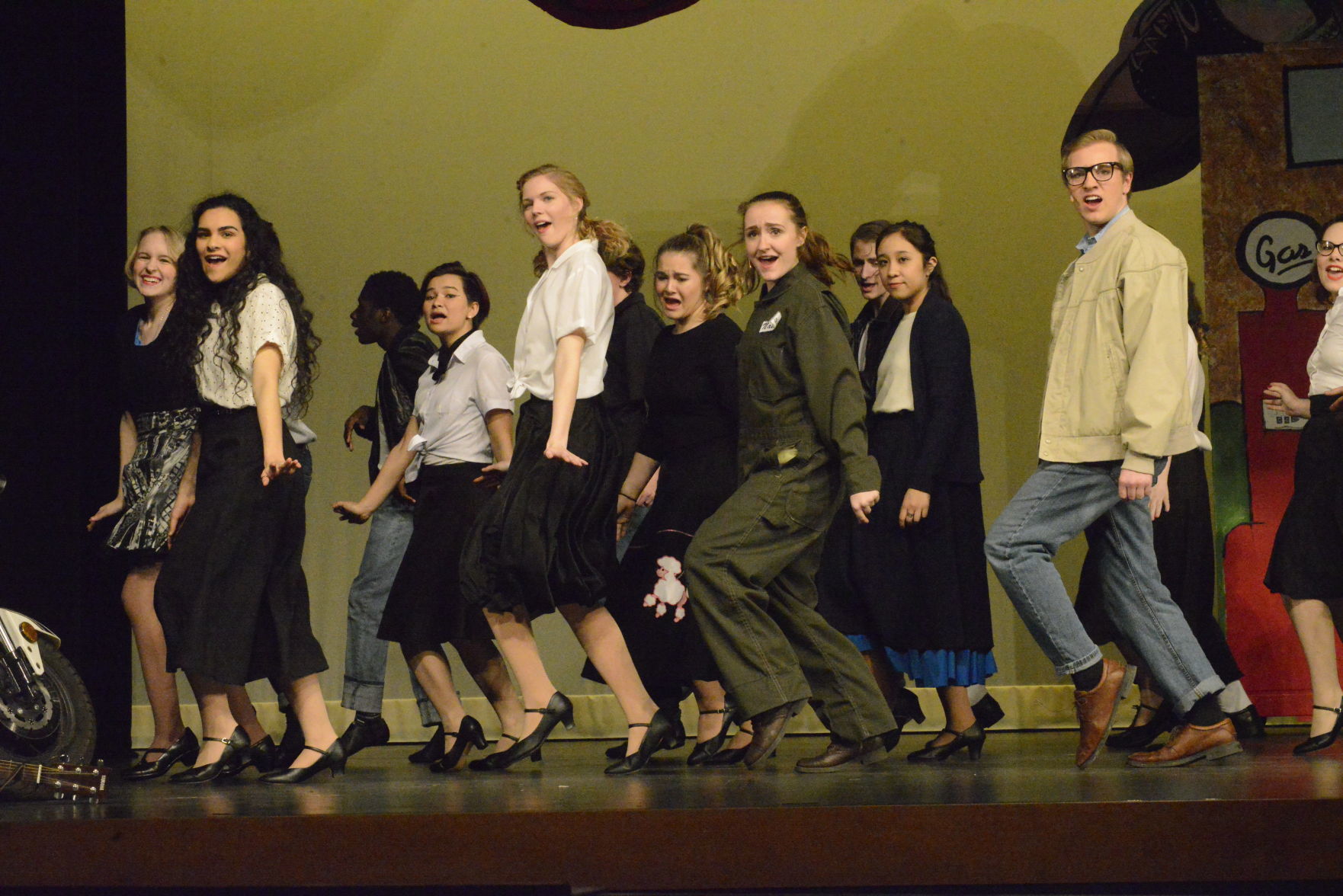 031120 moline musical 184.JPG